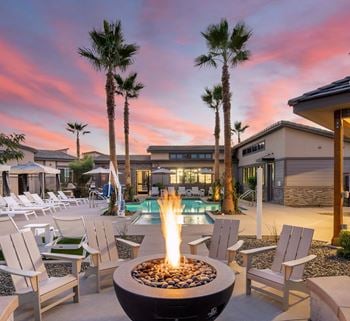 Outdoor firepit patio